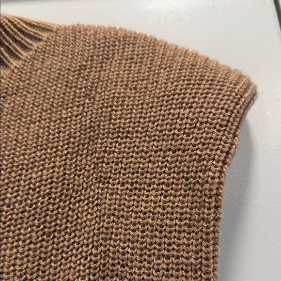 Aritzia babaton Hazlitt merino wool Tan Sleeveless Knit Top small - Picture 5 of 9